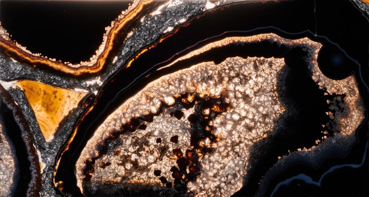 Agate Black with Silver Leaf